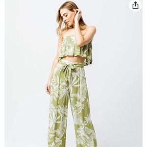 Tilly’s cropped tube top